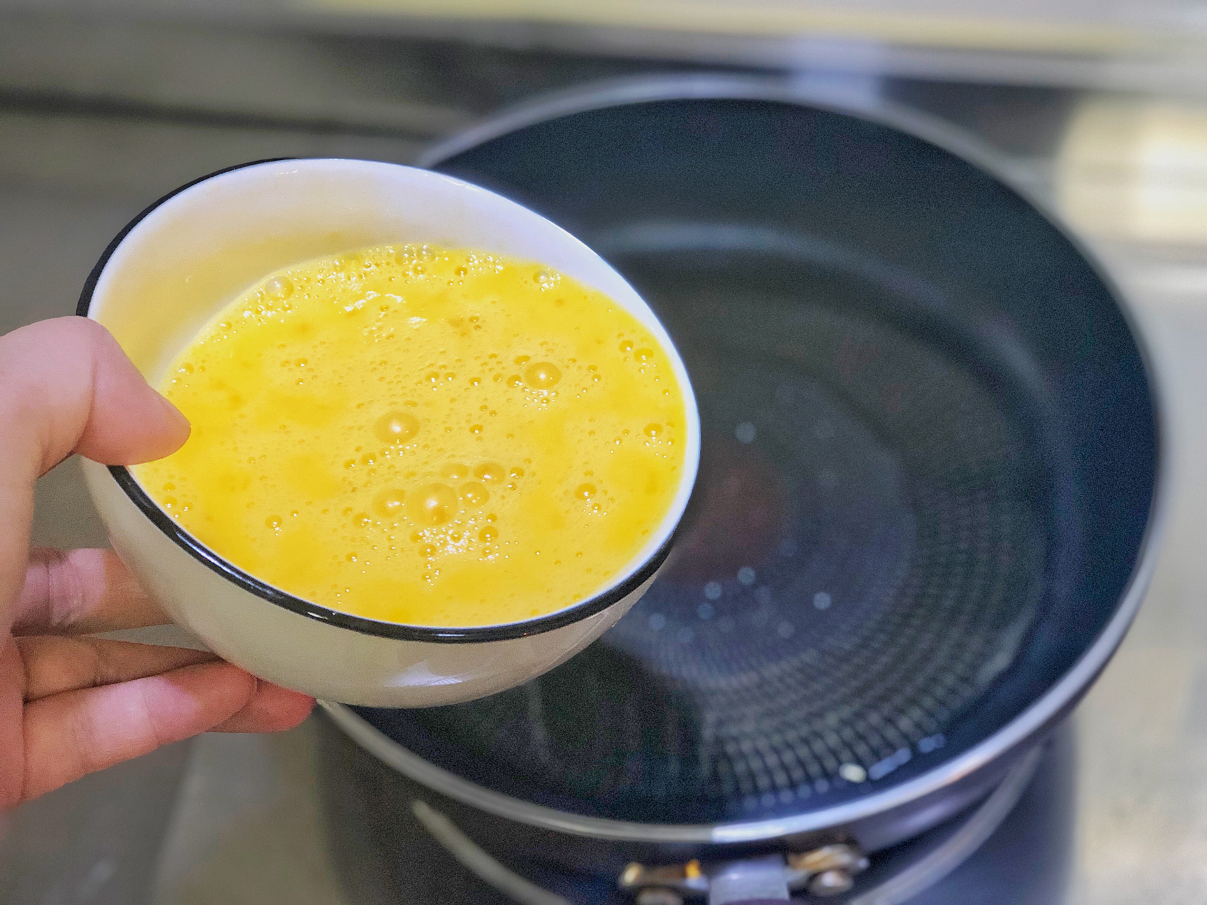 自己在家也能做拉面又细又长，配上西红柿鸡蛋的卤子，味美鲜香