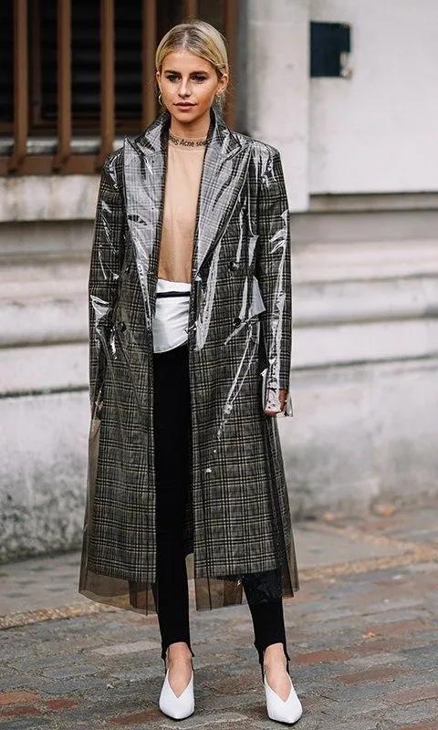 被嫌弃的踩脚裤翻身了！今年正当红