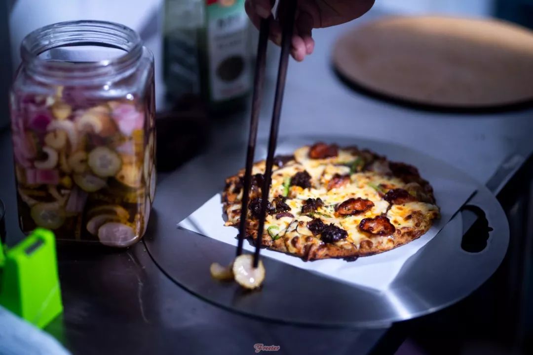 这是一家神奇Pizza小店，居然默默霸占着海口点评西餐榜TOP1