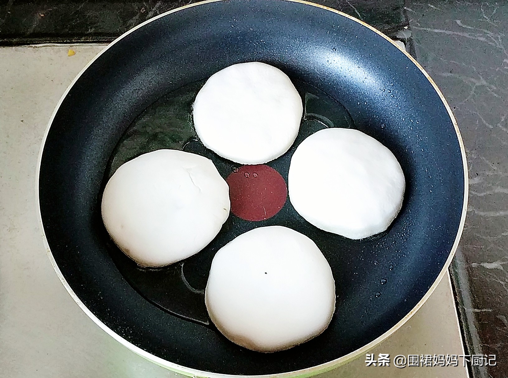 这种饼外面1个8元教你在家做,5元一张绸缎饼教你在家做