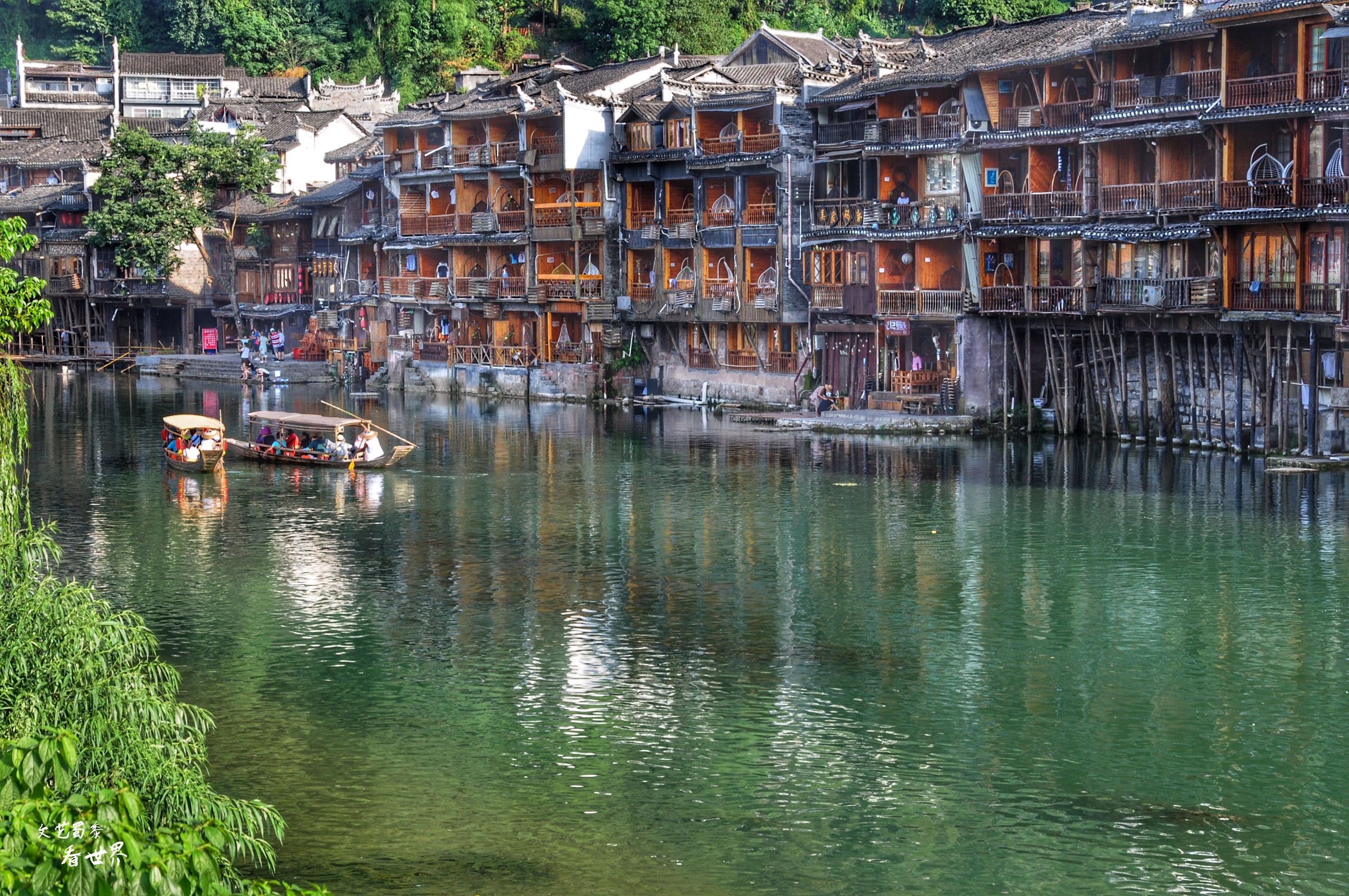 凤凰古城还值得去吗,凤凰古城值得去吗