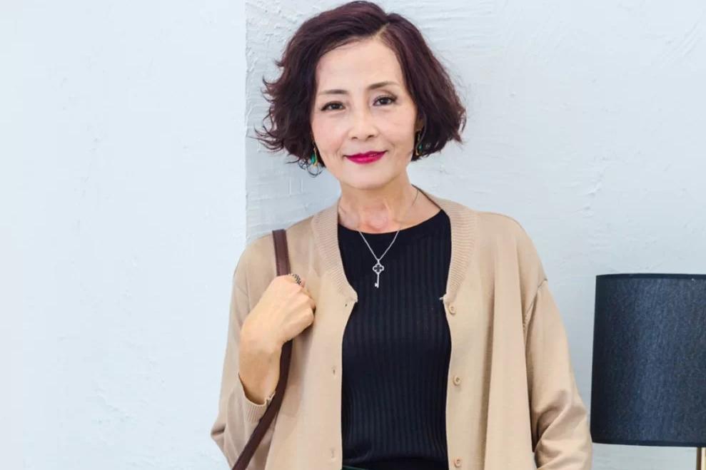 50岁适合什么短发还显年轻,50岁女人留长发好看吗