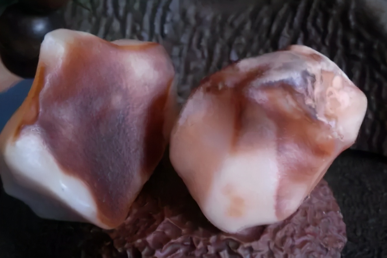 起步价5位数，究竟是什么样的石头，让那么多人冒死去捡