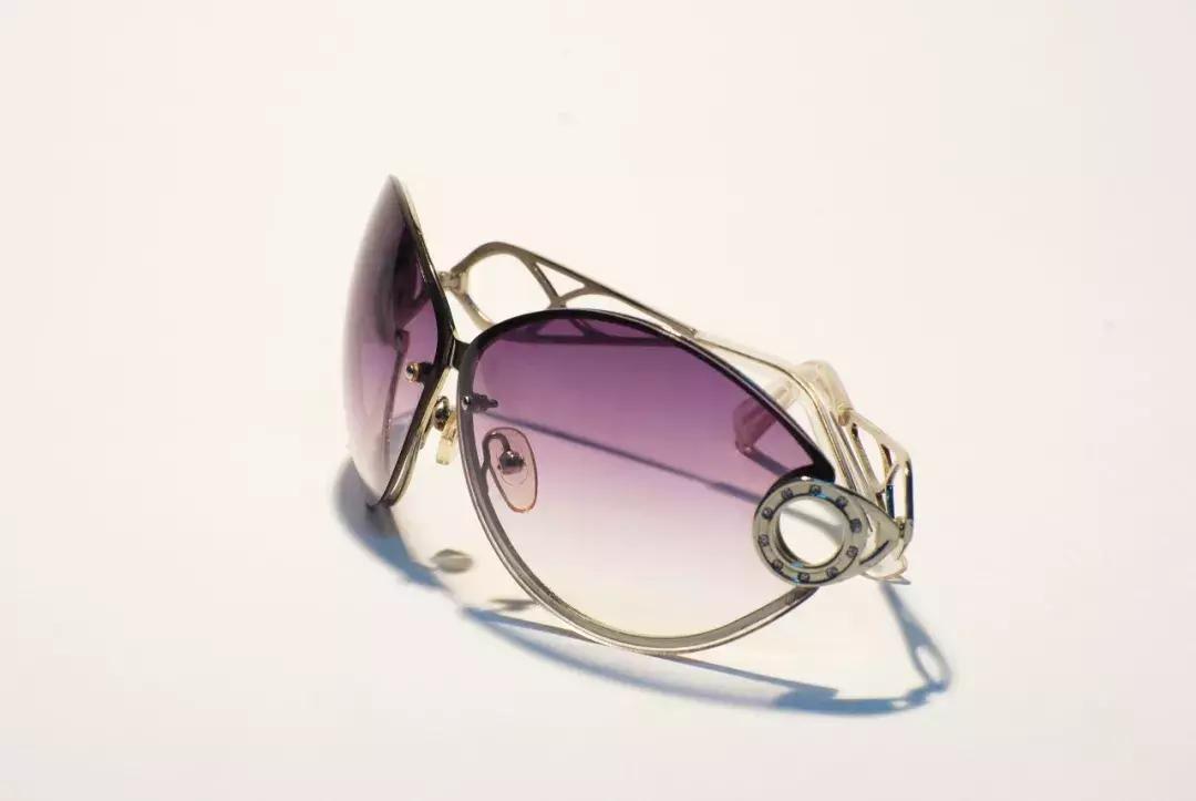 眼镜佩戴不舒服怎么调整镜框,镜框和镜片大小不一样怎么办