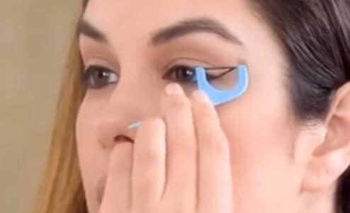 鍠濇按娑傚彛绾㈠師瑙嗛,灏忓濮愭秱鍙ｇ孩鍠濇按瑙嗛