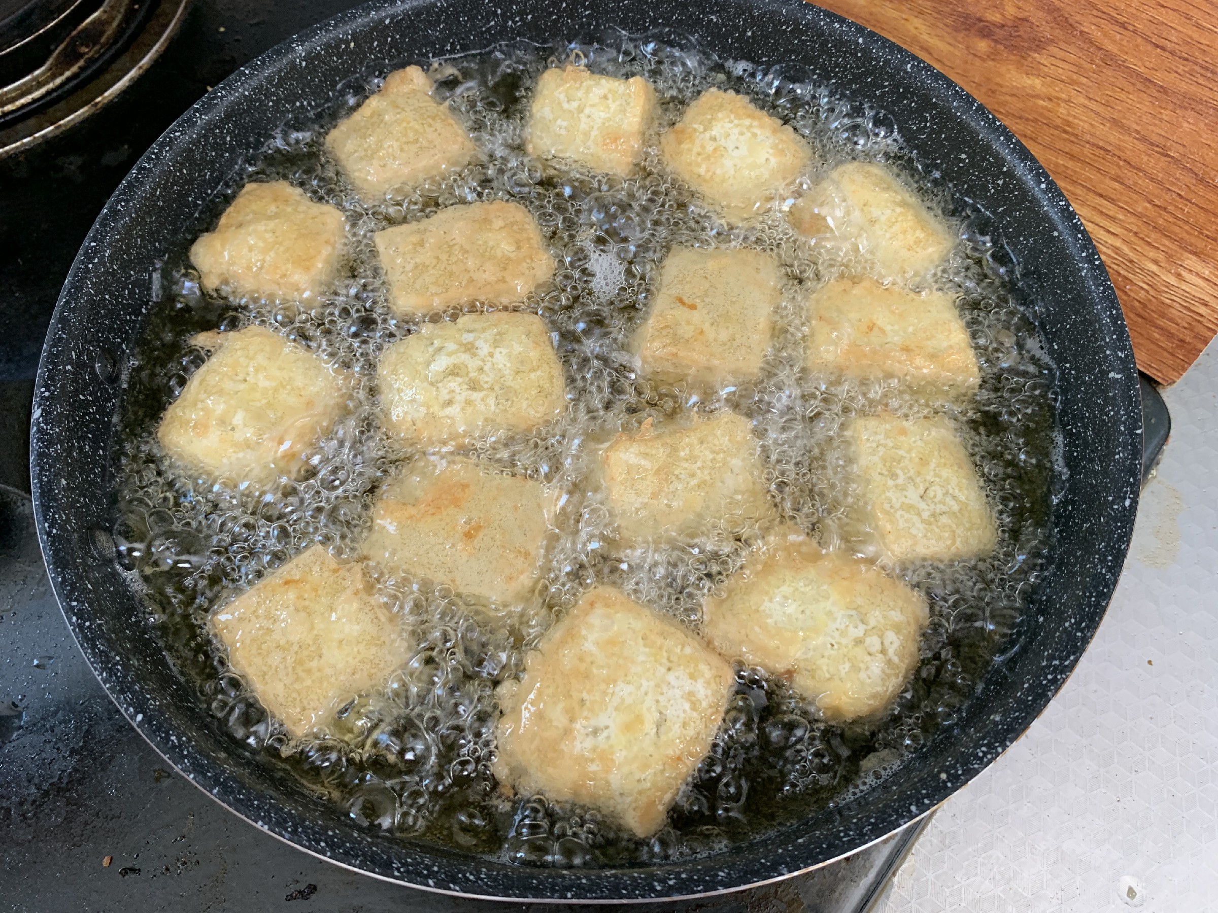 椒盐煎豆腐豆腐外酥里嫩怎么做,油煎豆腐怎么煎才不粘锅