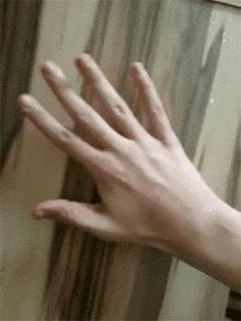 高铁上一位阿姨,高铁40岁老阿姨踢我怎么办