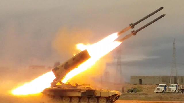 叙军空袭火箭炮,叙火箭弹袭击美军