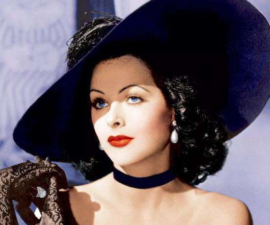 她18岁成最年轻百花影后,她18岁出道