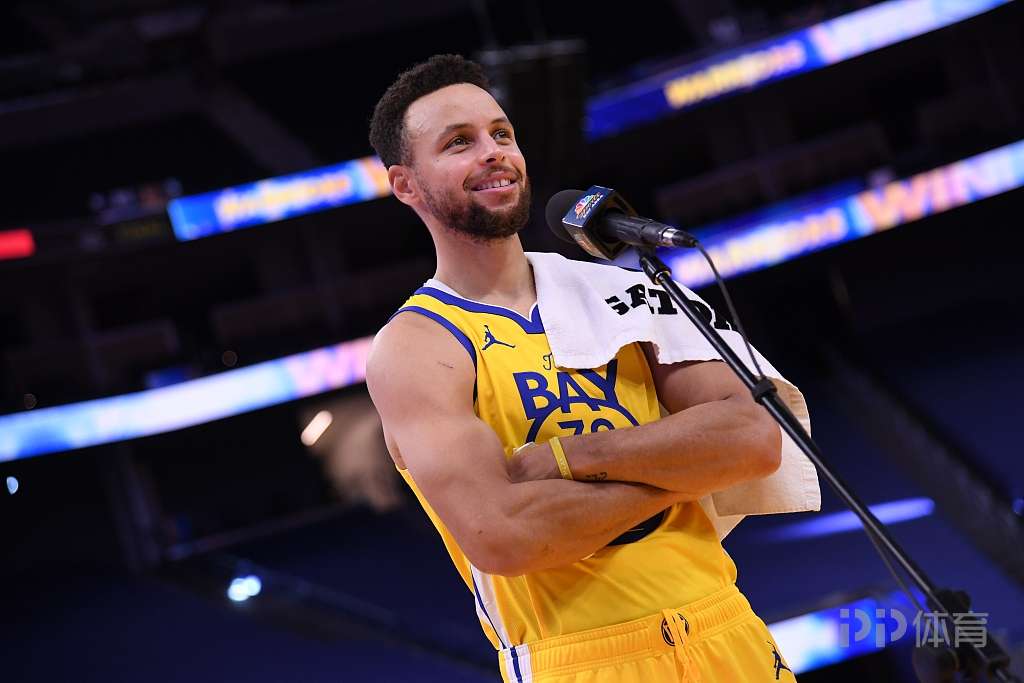 梅西和c罗生涯总收入,体坛十大最高收入