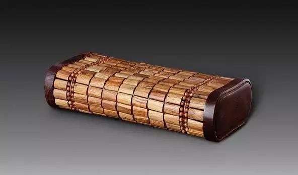 古代人为什么睡那么硬的瓷枕,古人睡觉真的都用瓷枕吗