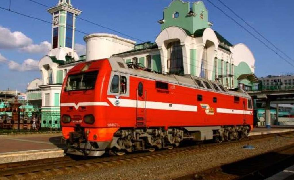 中国里程最长火车，一张票高达6000元，却供不应求