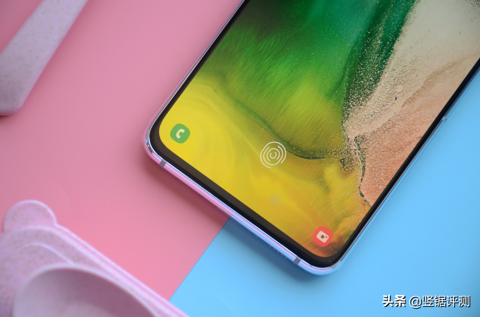 三星A80深度评测，6.7英寸全面屏，旋转摄像头设计