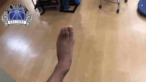 关于治疗脚踝扭伤的文章,脚踝扭伤的四个恢复阶段