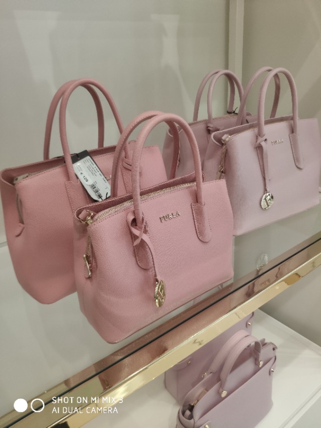 furla包包白色,furla包包属于什么档次