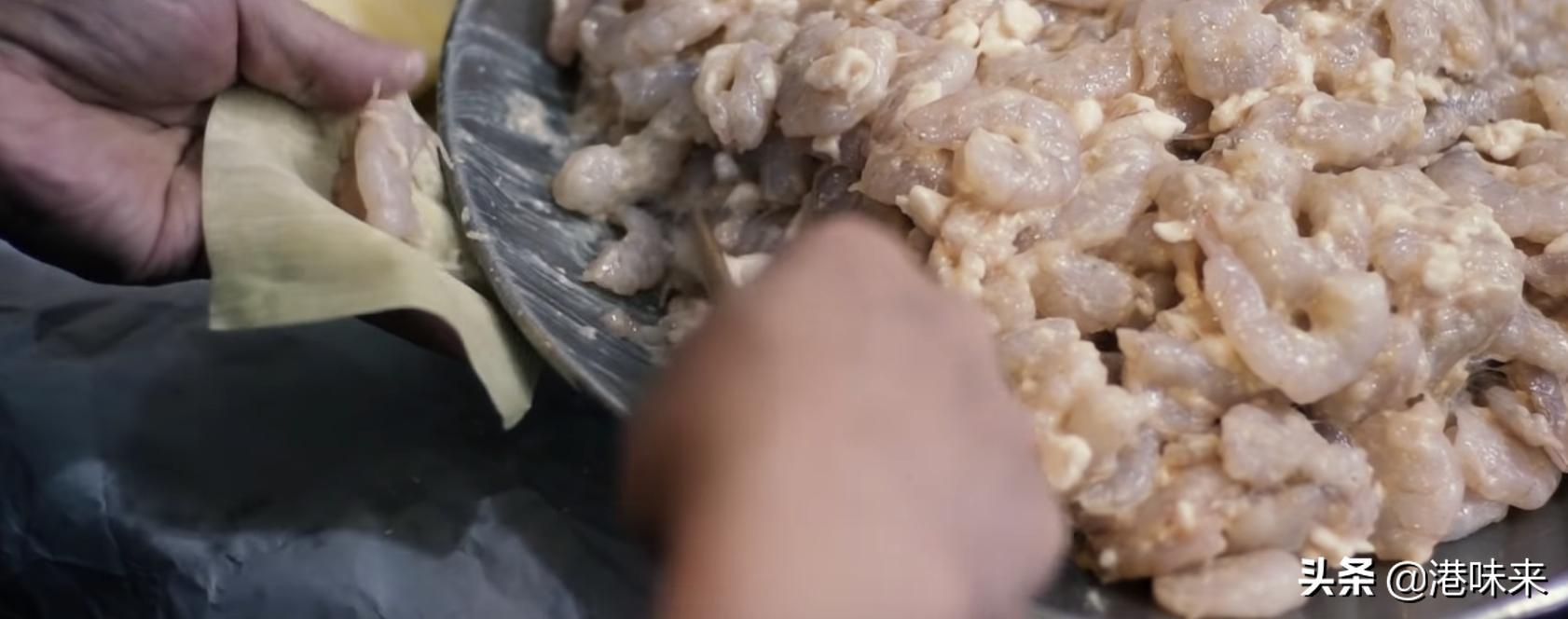 客人没钱老板直接请吃饭，打拼37年拥5间店云吞面照卖29港币