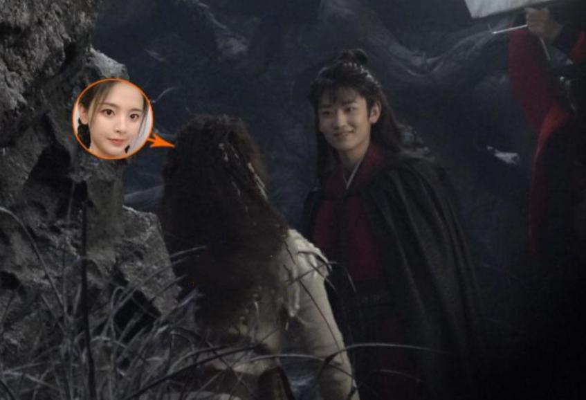 95后小花片场耍大牌,95后小花演戏五官乱飞