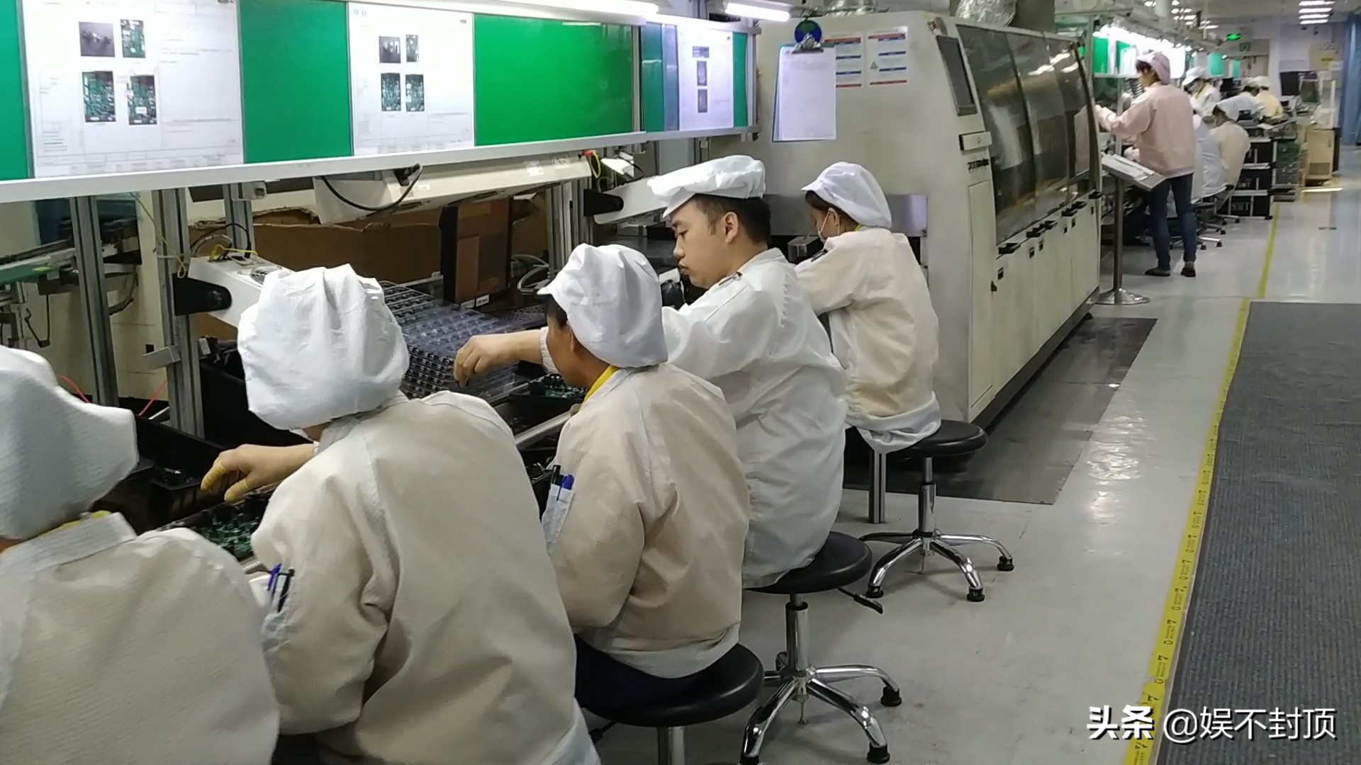 东莞27000人的电子厂,员工还上着班,全部都被叫出去集合了