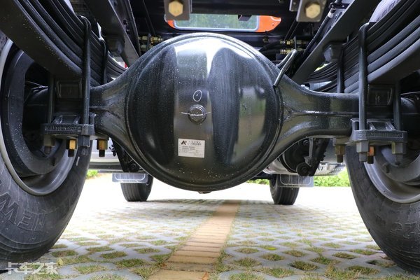 乘龙h5v4x2港口牵引车,豪沃tx-4x2港口牵引车