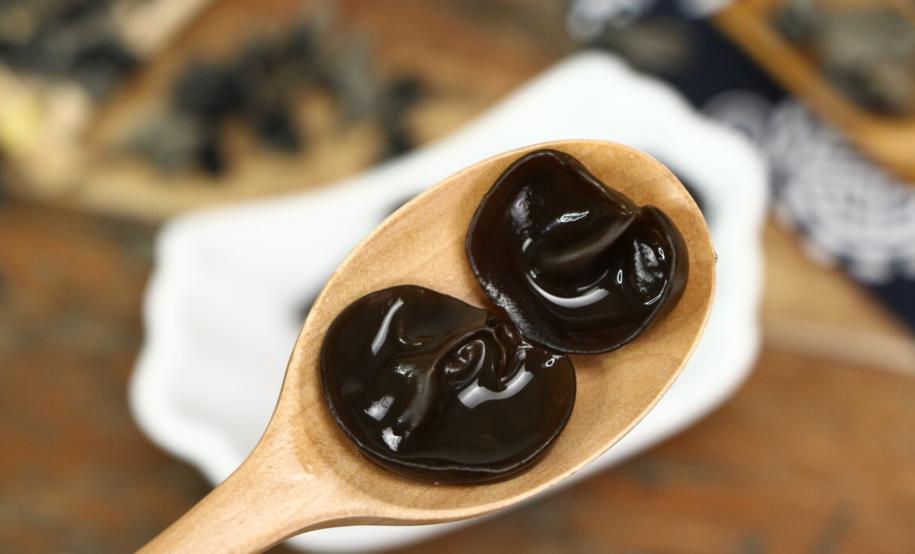 木耳怎么泡发更好吃,木耳的泡发和吃法