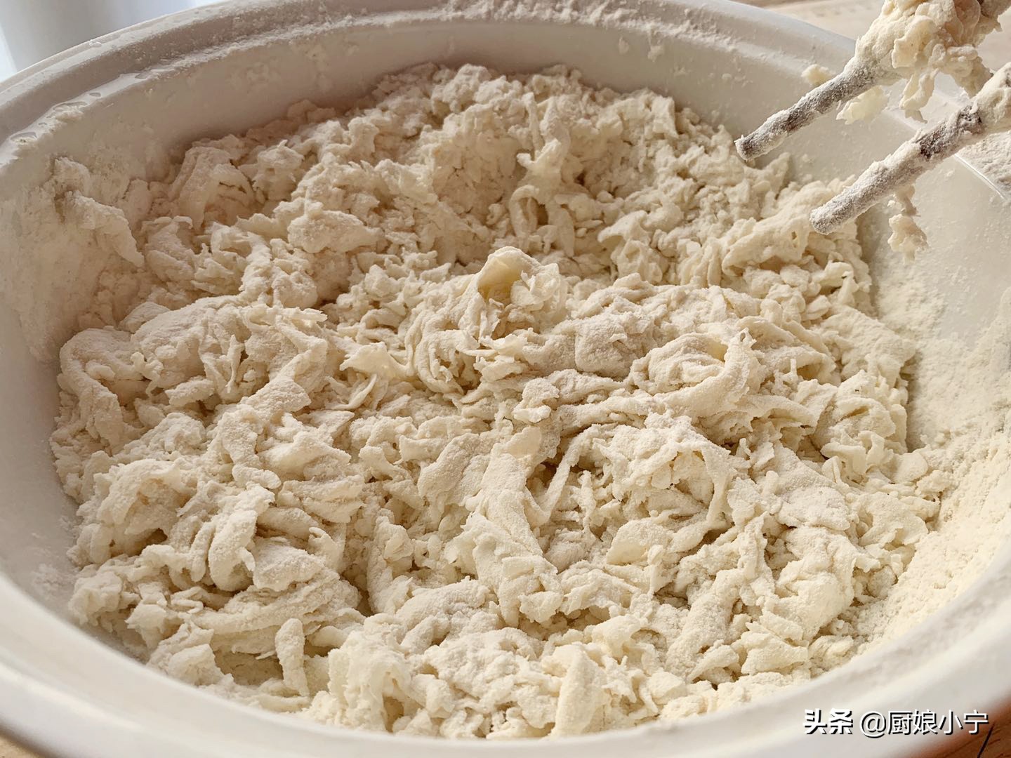 白吉馍和潼关肉夹馍的做法全过程,早餐别再吃油条包子