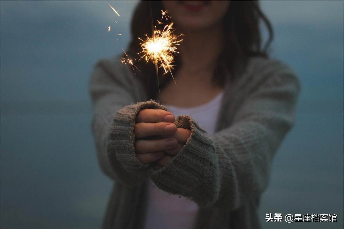 天蝎座10月感情发展,天蝎座枯木逢春