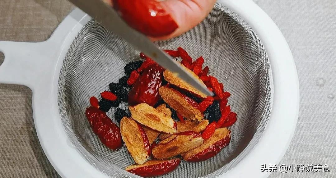 适合女人冬天喝的美容养颜茶,女性一生必知道的养生养颜茶