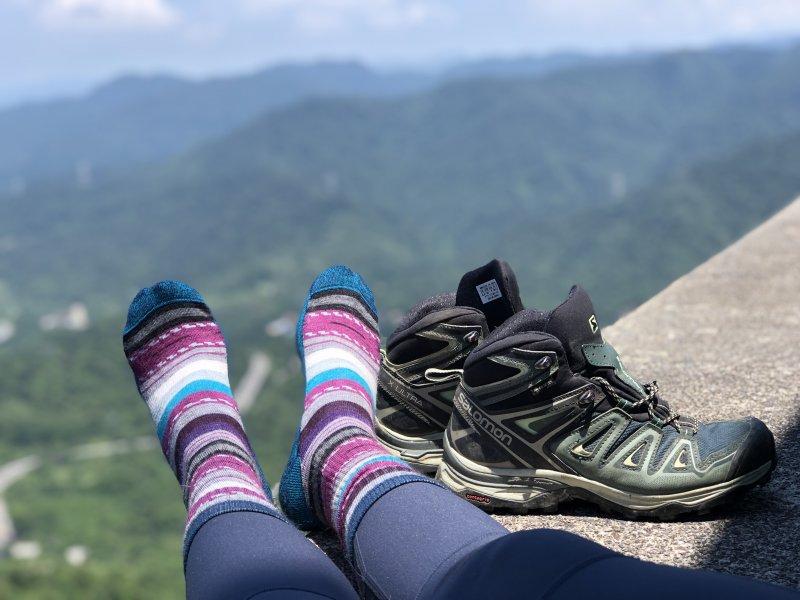 户外徒步必备的装备有哪些,户外徒步需要准备什么装备