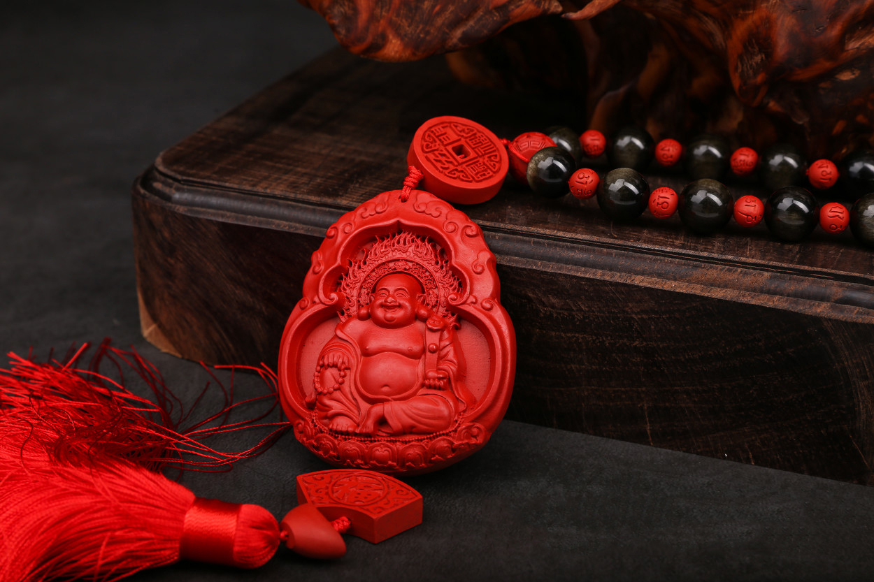 把朱砂戴在胸口有副作用吗,朱砂手镯的佩戴和保养