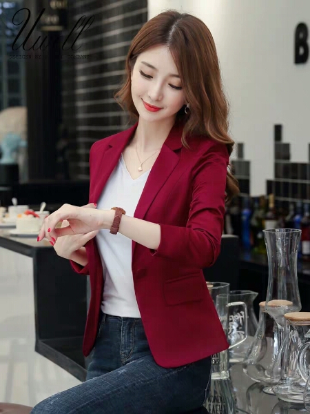 小西装怎样搭配好看,小西装怎么搭配好看