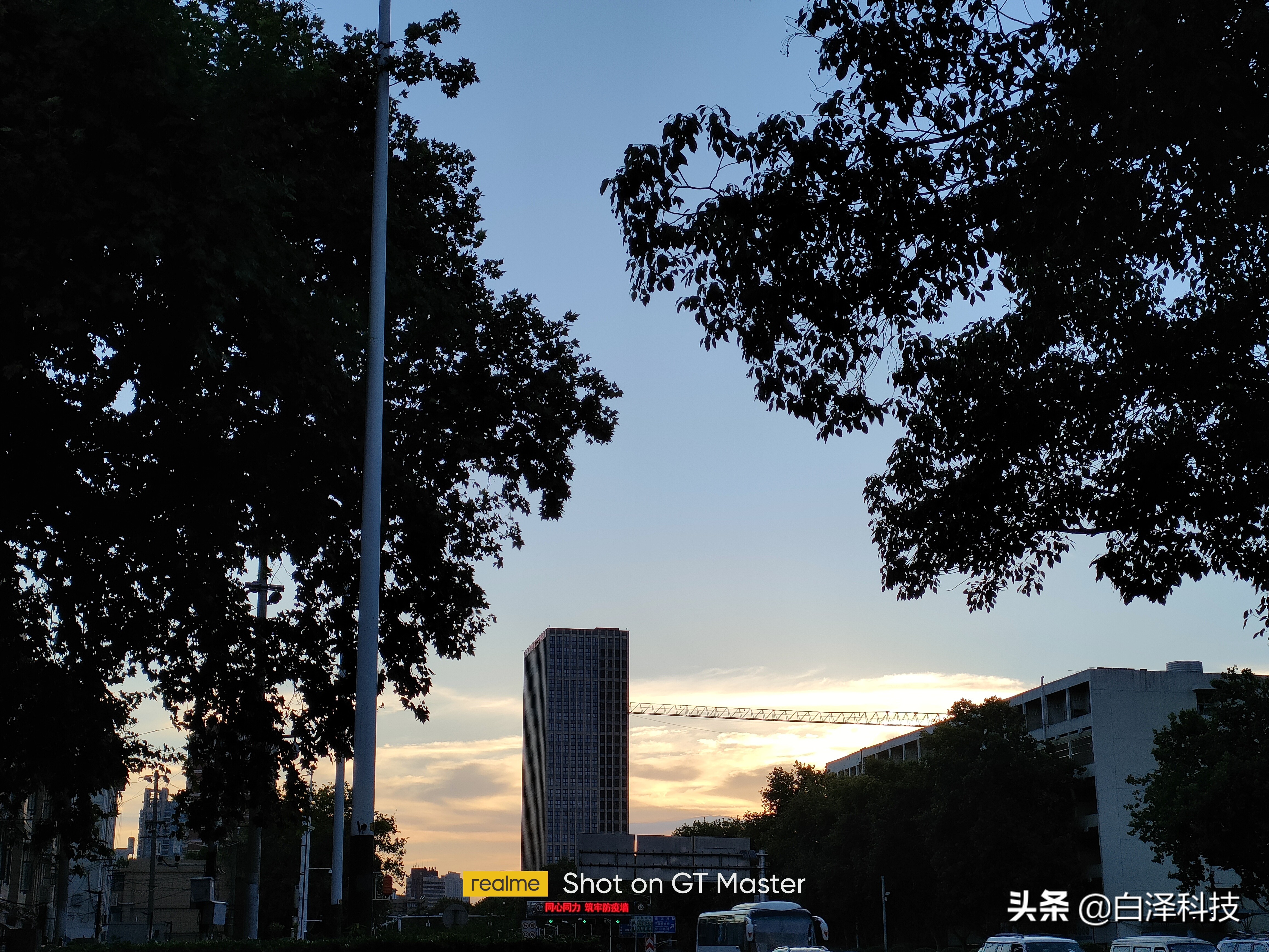 realmegt大师探索版值得入手吗,realmegt大师探索版夜景拍照评测