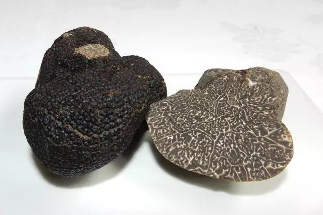 法国特色美食大盘点,法国十大特色美食英文介绍