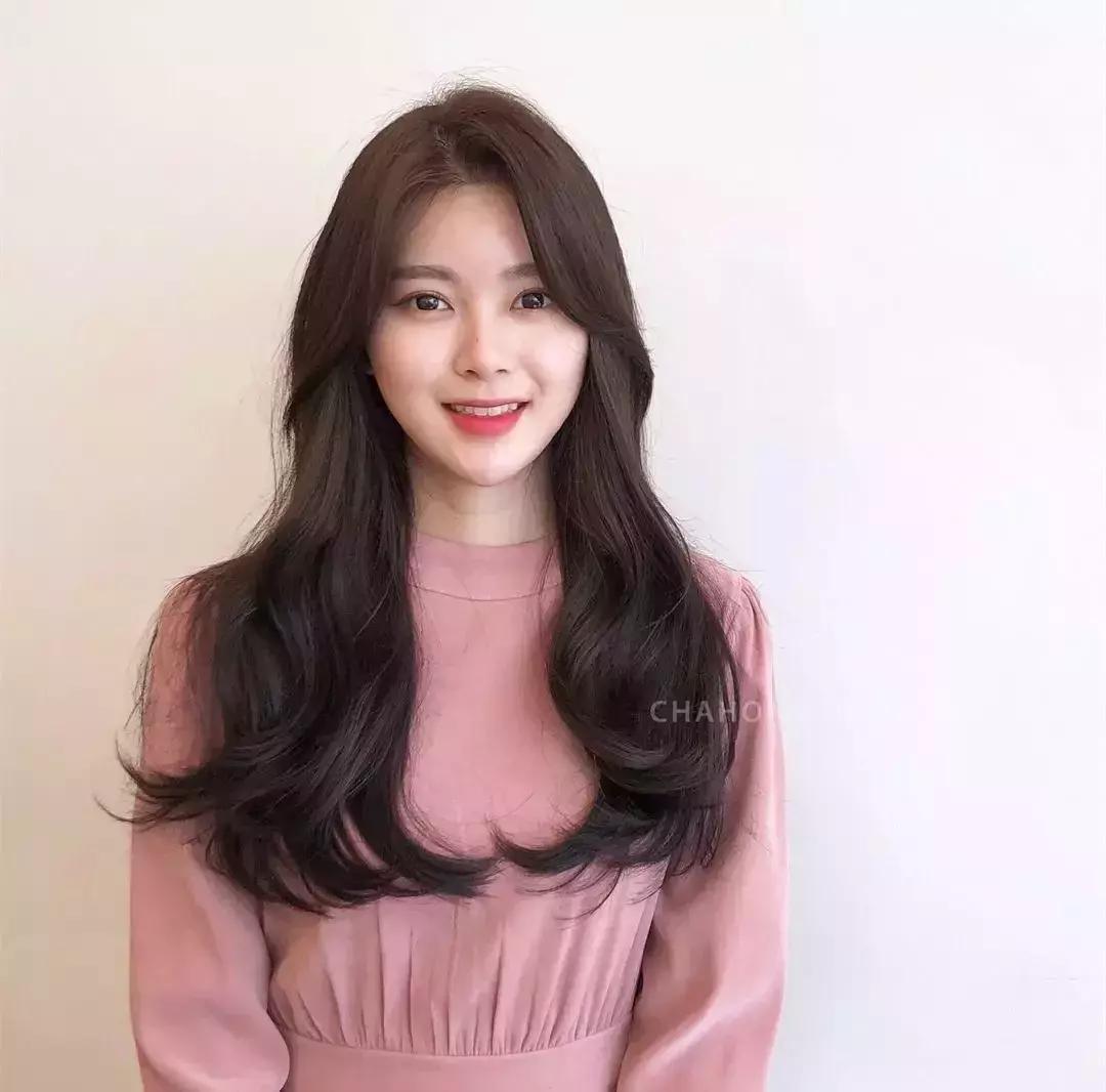 大脸国字脸适合的短发发型,大脸妹子最适合的四款发型