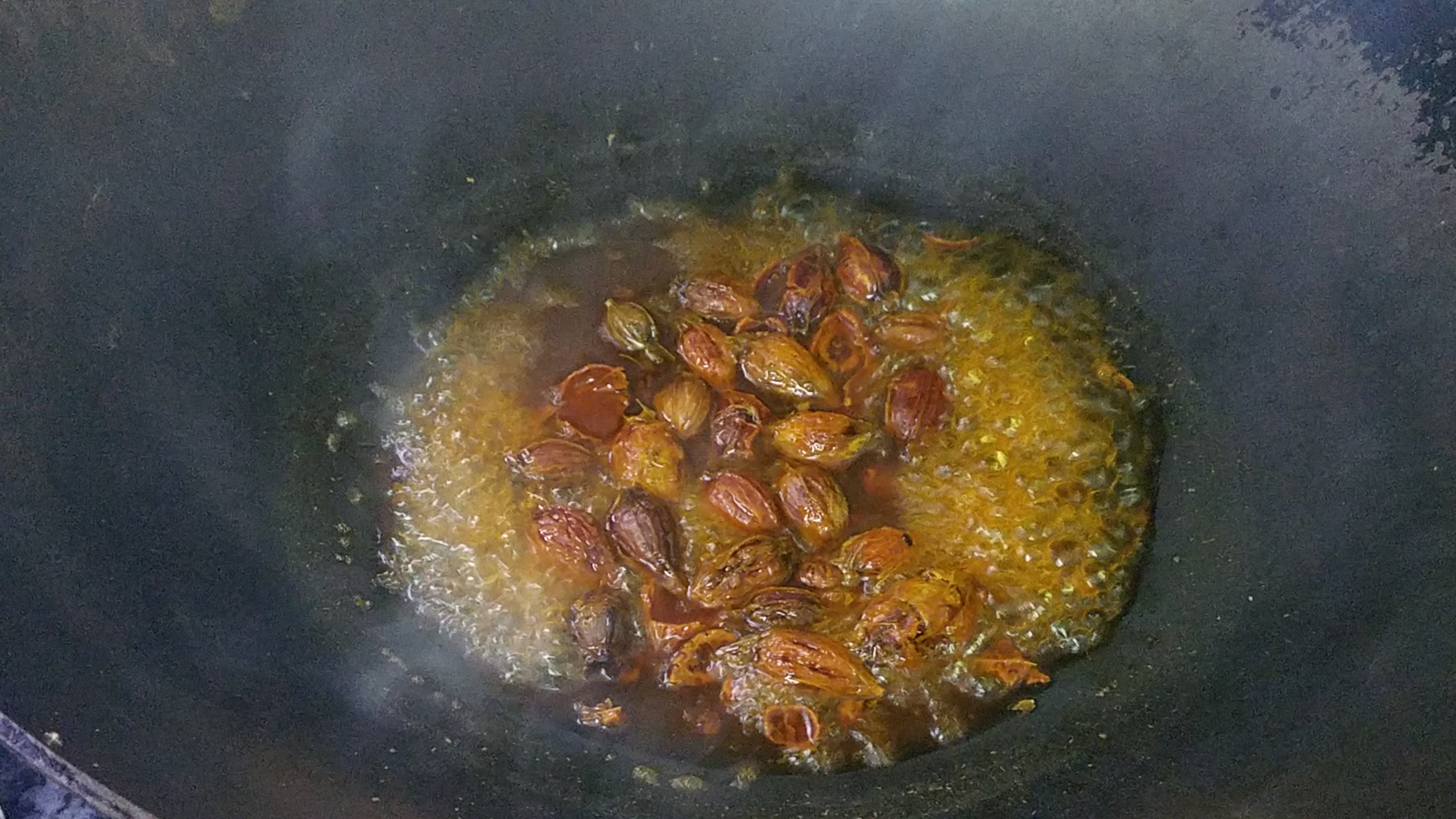 广东名菜盐焗鸡超级简单,正宗广东盐焗鸡的做法又黄又脆