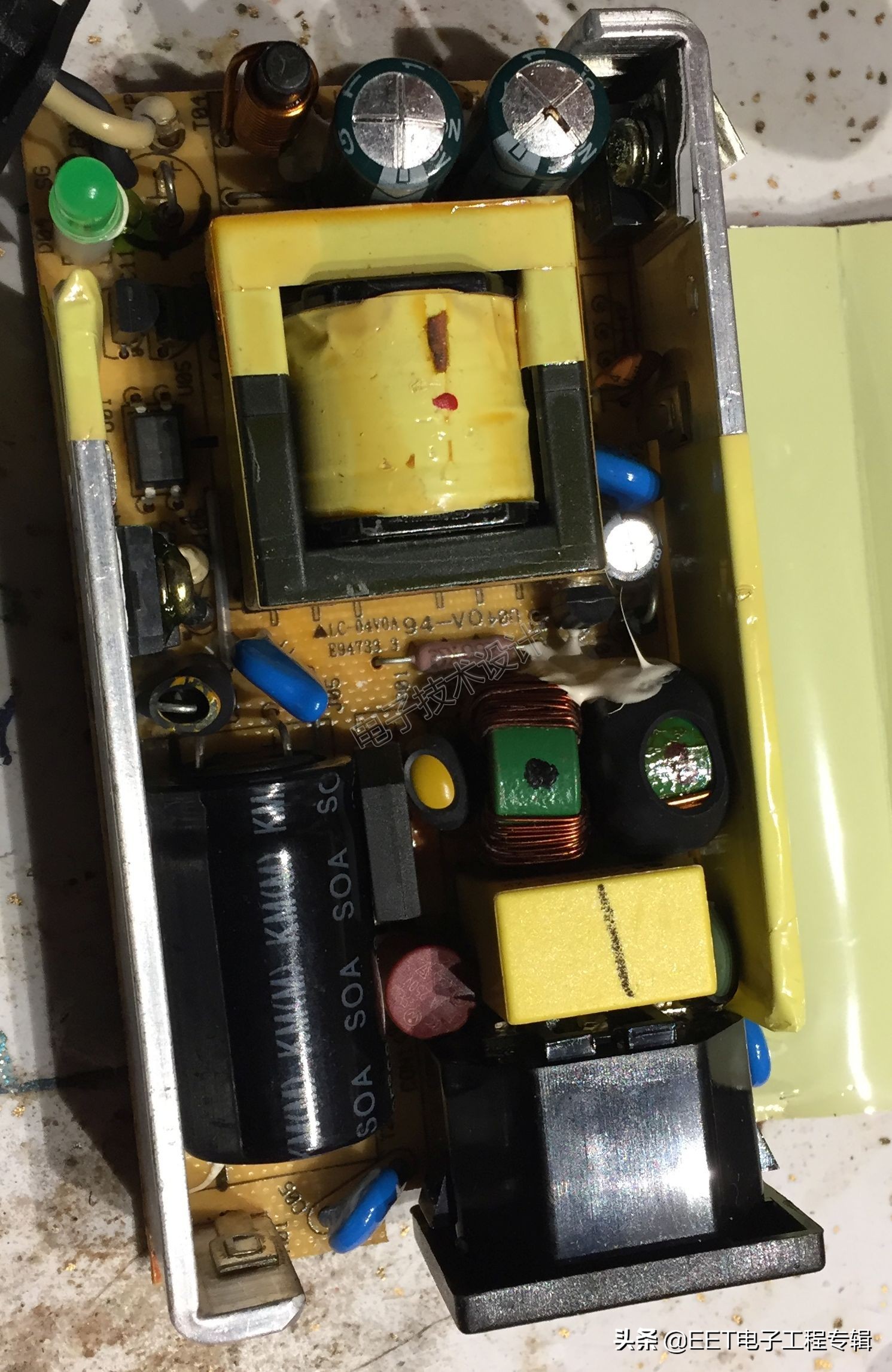 电脑显示器换了电容还不行,电脑显示器电容坏了怎么修复