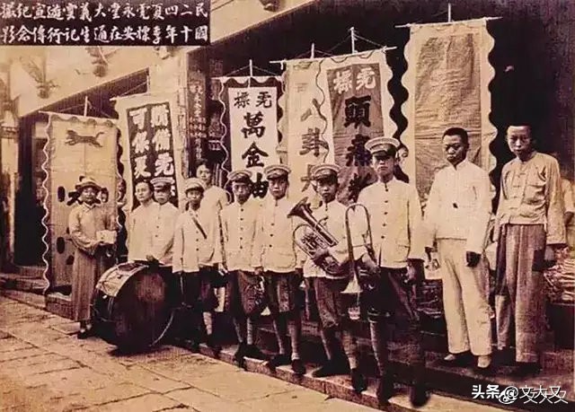 行进中的海派文化百宝箱｜龙虎清凉油Dragon＆TigerEssentialBalm