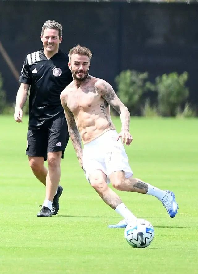 贝克汉姆三儿子肌肉,贝克汉姆三儿子克鲁兹肌肉