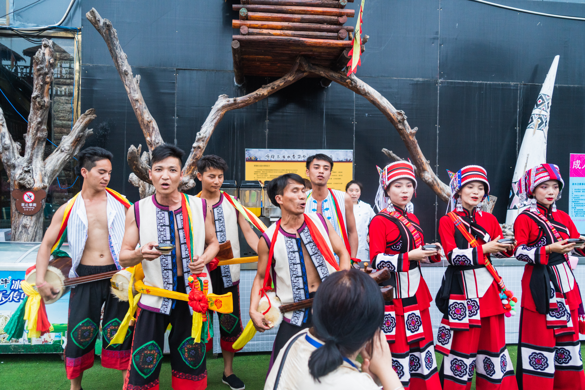 四月去过了心心念念的泼水节,夏日的欢乐泼水节