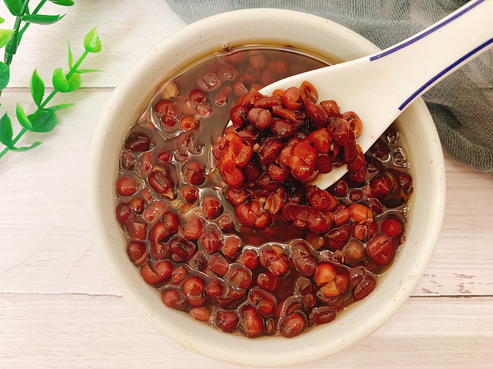 泡好的红豆怎么煮容易熟,怎样煮红豆既软烂还不开花