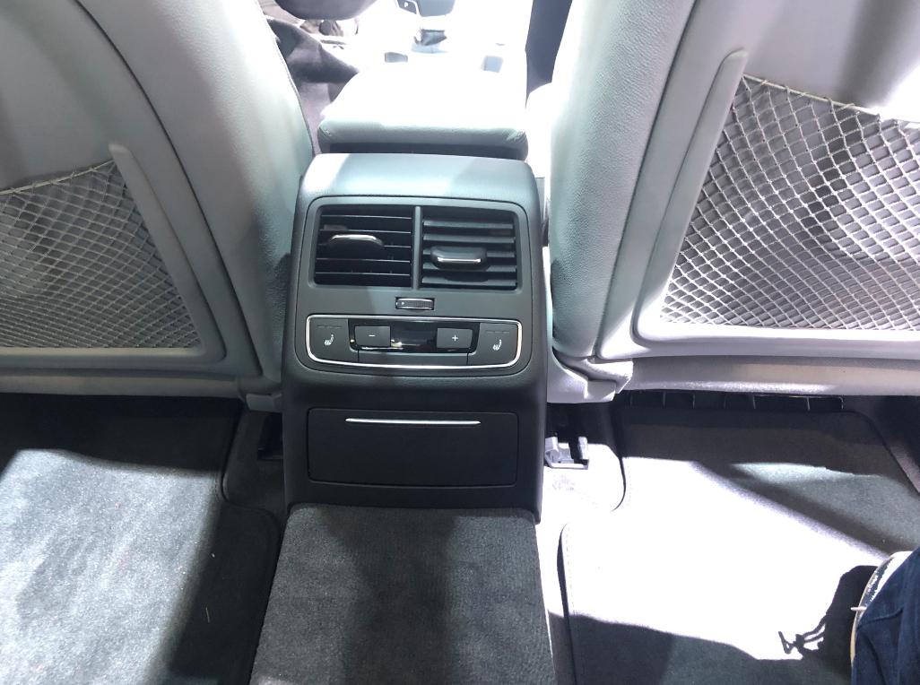 奥迪a4l2022款40四驱quattro,奥迪A4L优点跟缺点