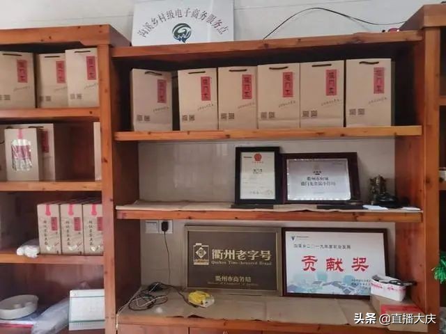 47岁大叔被人叫“宝宝”，靠一招年入500万！凌晨2点都有人抢货