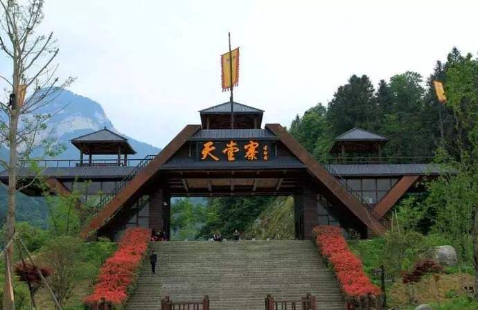 大别山最高峰天堂寨,大别山区有几个县