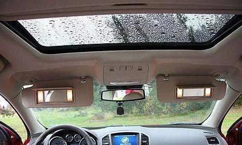 如果天窗漏水,功放损坏怎么办?