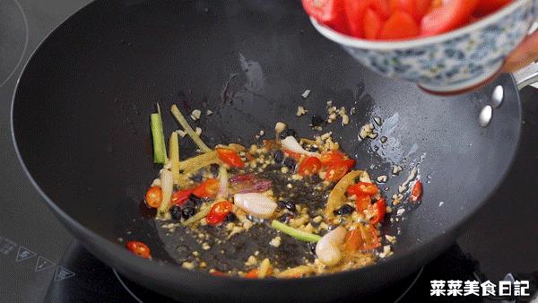 一年卖出70亿!摆摊有它必火,香到城管都要来一碗