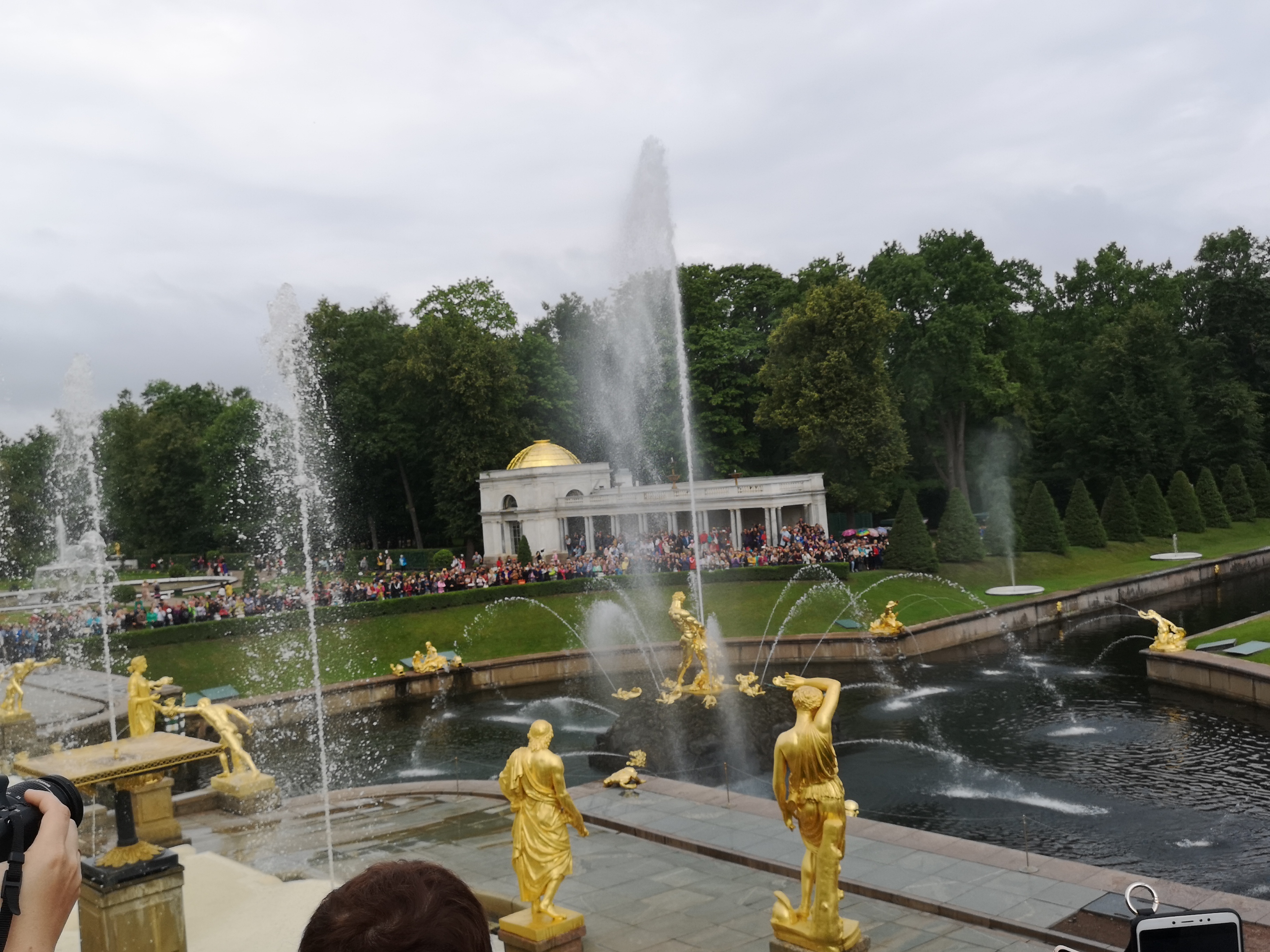 奔七的夫妻俩，自由行走在俄罗斯的圣彼得堡