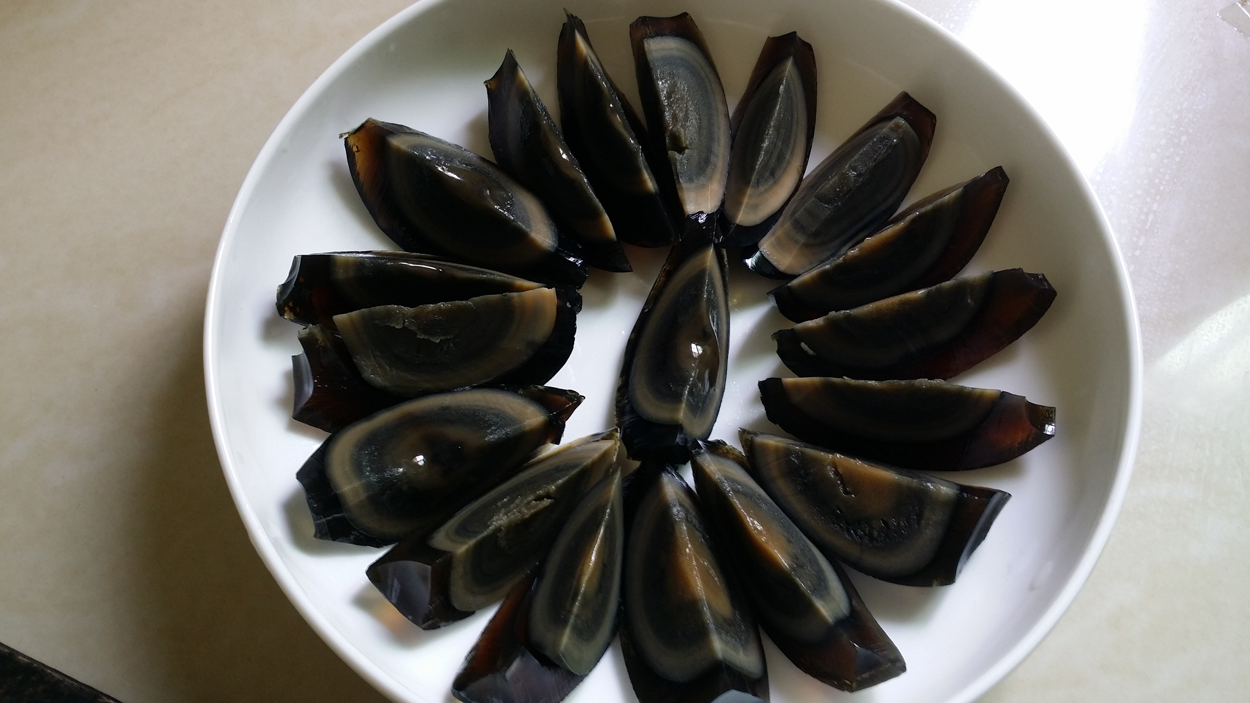 皮蛋有点呛凉拌做法,家常皮蛋怎么凉拌去味