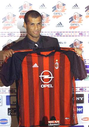 老特拉福德为罗纳尔多鼓掌,罗纳尔多3球