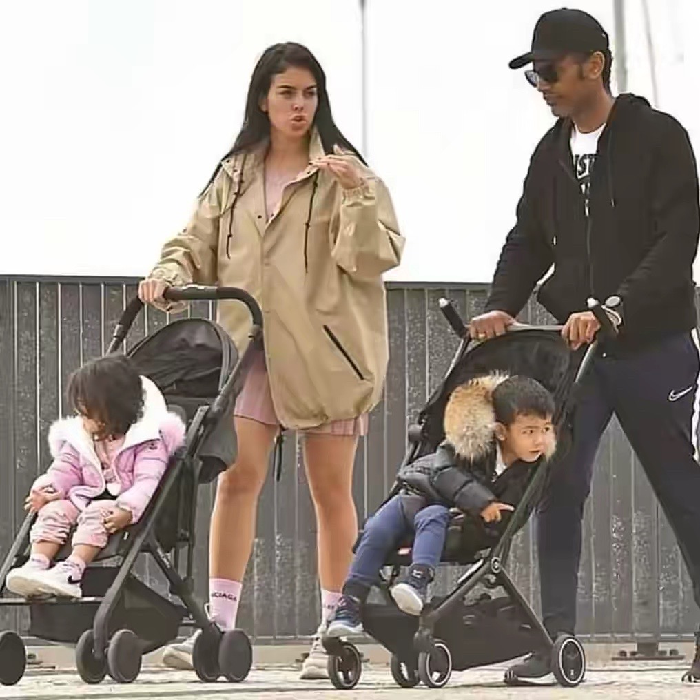 c罗亲子装,c罗居家训练大秀身材