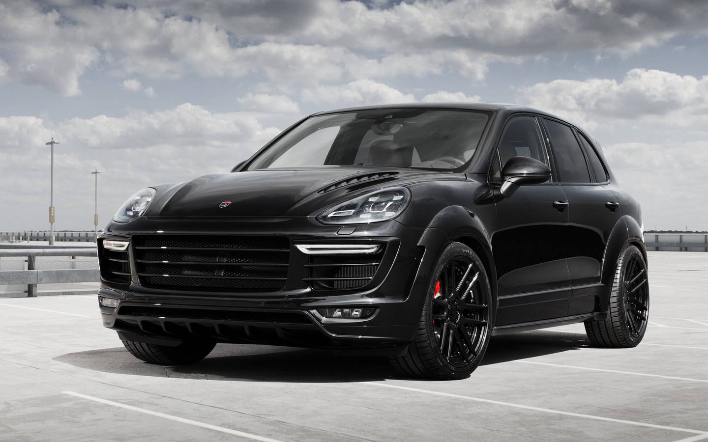 保时捷卡宴用了20年值多少钱,高尔夫跟保时捷卡宴