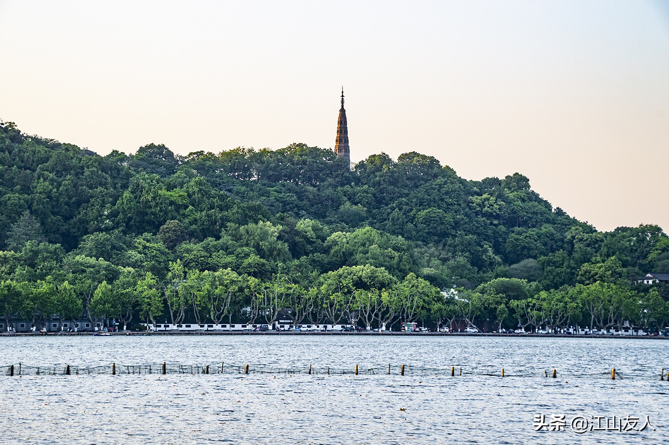 杭州西湖，美在风景，厚重在历史文化，杭州是个玩不厌的城市